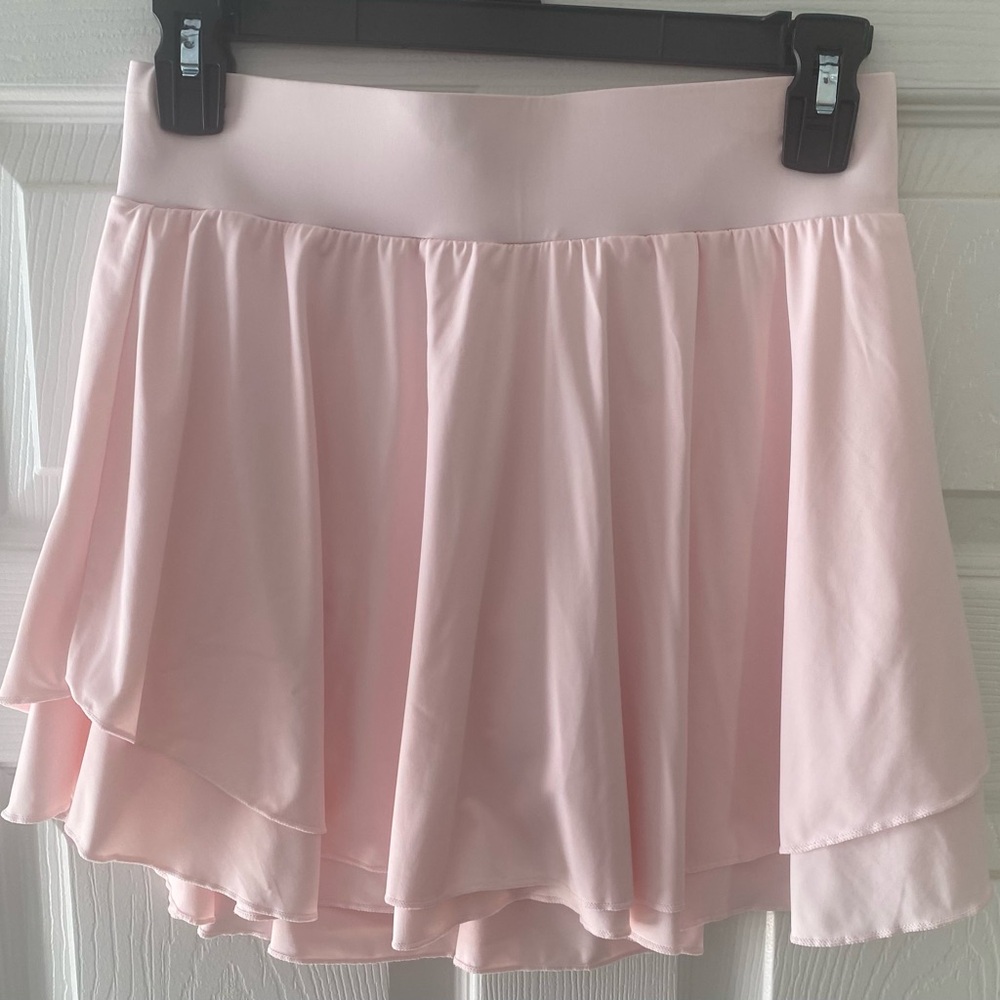 NWOT - Women’s S 
Pink Pickelball, Tennis, Golf Skirt w/shorts & pockets